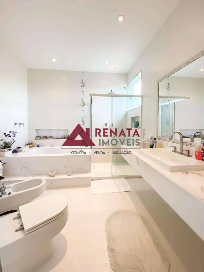 QUARTO 5 - SU�TE 3 - MASTER