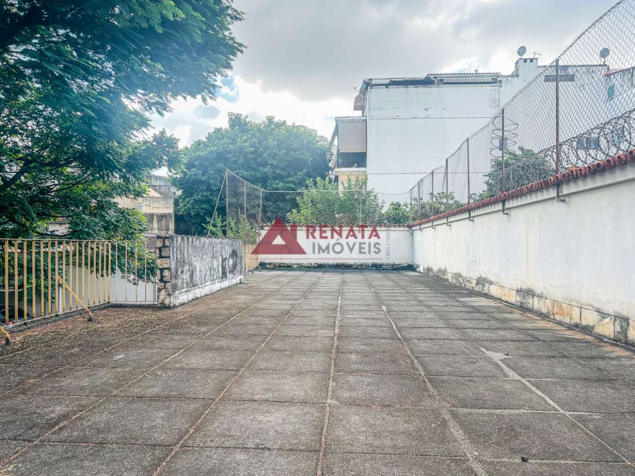 ÁREA EXTERNA